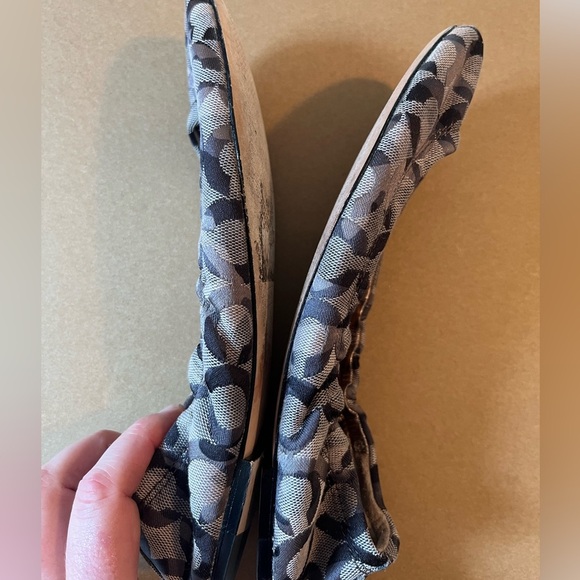 Coach "Aly" C Logo Signature Tan Gray & Black Camo Ballet Flats Shoes Size 7.5B - Picture 10 of 15